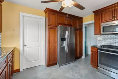 32 Wilmont St, Chicopee, MA 01013 - Photo 11