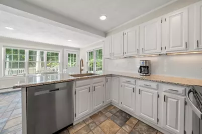 28 Parkway Road, Medford, MA 02155 - Photo 9