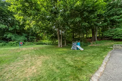 28 Parkway Road, Medford, MA 02155 - Photo 35