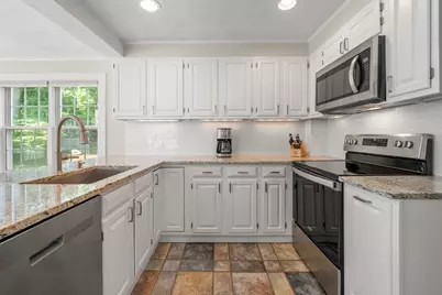 28 Parkway Road, Medford, MA 02155 - Photo 11