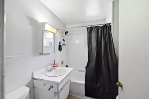 109 Grover St, Springfield, MA 01104 - Photo 11