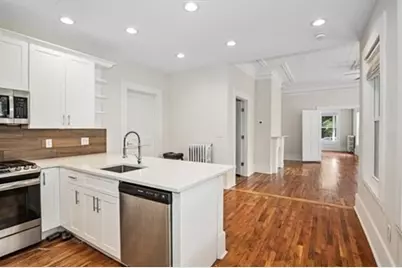35 Oak Ave #1, Worcester, MA 01605 - Photo 5