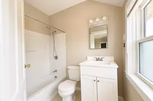 53 Oxford St, Fall River, MA 02721 - Photo 5
