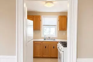 53 Oxford St, Fall River, MA 02721 - Photo 3