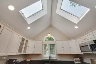 70 Berwick Pl, Norwood, MA 02062 - Photo 17