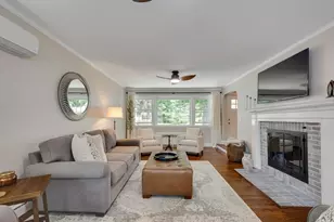 70 Berwick Pl, Norwood, MA 02062 - Photo 9