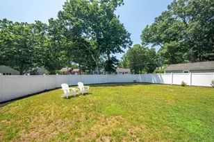 70 Berwick Pl, Norwood, MA 02062 - Photo 31