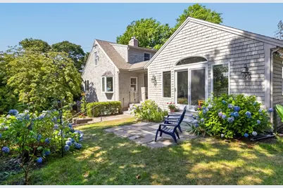 72 Smith St, Chatham, MA 02633 - Photo 1