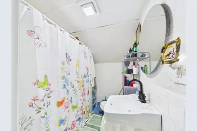 826 County St, New Bedford, MA 02740 - Photo 7