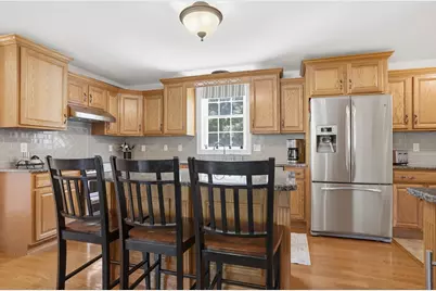 147 Roosevelt St, Fitchburg, MA 01420 - Photo 5