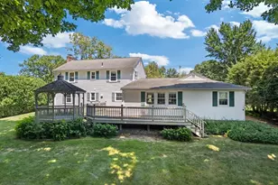28 Pine St, South Hadley, MA 01075 - Photo 3