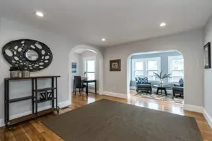 10 Nantasket Ave, Boston, MA 02135 - Photo 7