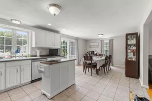 413 Huttleston Ave, Fairhaven, MA 02719 - Photo 3