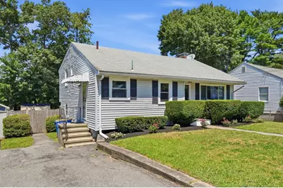 8 Bossi Ave, Randolph, MA 02368 - Photo 3