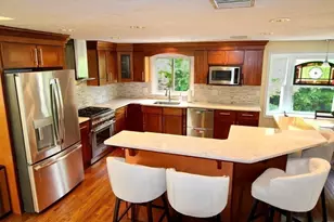 10 Stoneybrook Dr, Bridgewater, MA 02324 - Photo 3