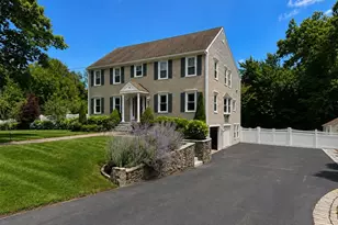 10 Stoneybrook Dr, Bridgewater, MA 02324 - Photo 1