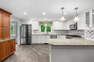 8 Risley Rd, Marblehead, MA 01945 - Photo 5