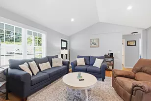 32 Nelson St, Warren, MA 01083 - Photo 11