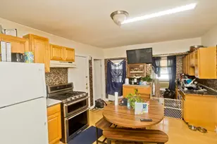 34 E School St, West Springfield, MA 01089 - Photo 15