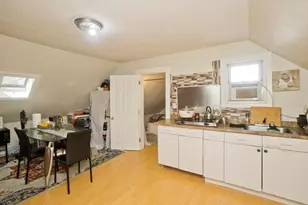 34 E School St, West Springfield, MA 01089 - Photo 17