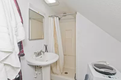 34 E. School St, West Springfield, MA 01089 - Photo 23