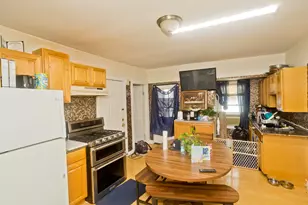 34 E School St, West Springfield, MA 01089 - Photo 15