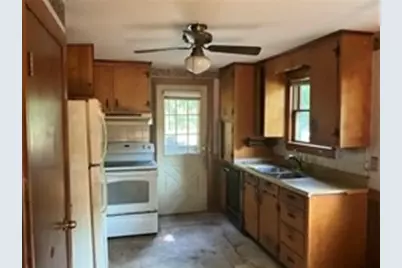 41 West St, Foxboro, MA 02035 - Photo 5