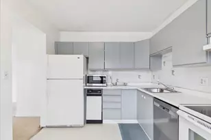 3920 Mystic Valley Pkwy, Medford, MA 02155 - Photo 5