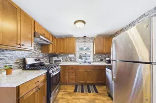 21 Golf St, Fairhaven, MA 02719 - Photo 5