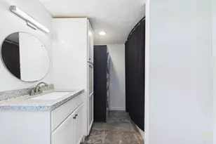 21 Golf St, Fairhaven, MA 02719 - Photo 9