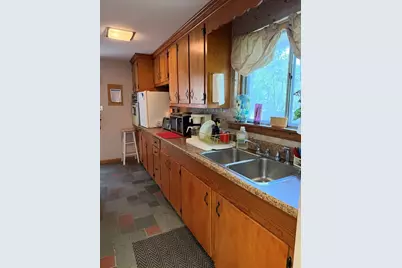 510 Thacher St, Attleboro, MA 02703 - Photo 9