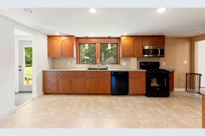 67 Maple St, Wenham, MA 01984 - Photo 11