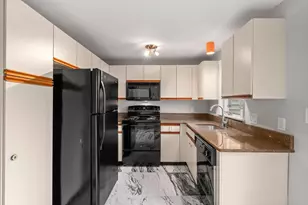 85 Victoria Heights, Boston, MA 02136 - Photo 3