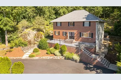 12 Parkway Dr, Saugus, MA 01906 - Photo 1
