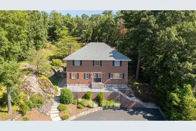 12 Parkway Dr, Saugus, MA 01906 - Photo 3