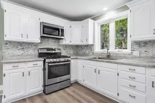 16 Beaconsfield St, Lawrence, MA 01843 - Photo 3