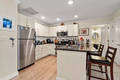8 Crowninshield St #212, Peabody, MA 01960 - Photo 5