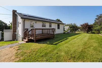 32 Danis St, Fall River, MA 02720 - Photo 5