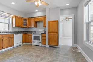 155 Pond St, Leominster, MA 01453 - Photo 11
