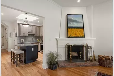 31 Bay State Rd #4, Boston, MA 02215 - Photo 9