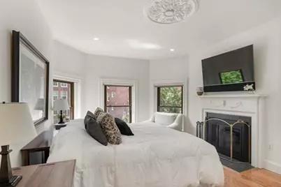 31 Bay State Rd #4, Boston, MA 02215 - Photo 15