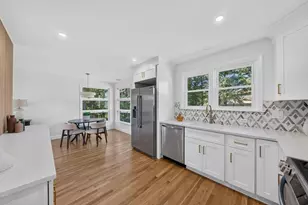 8 Everett St, Wakefield, MA 01880 - Photo 9