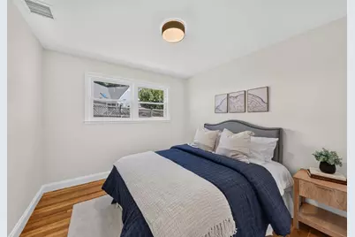 8 Everett St, Wakefield, MA 01880 - Photo 13