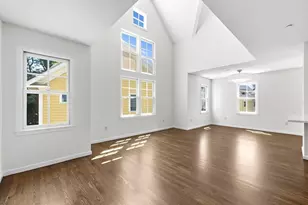 19 Russell Pl, Arlington, MA 02474 - Photo 3