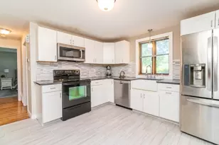 46 Conlyn Ave, Franklin, MA 02038 - Photo 5