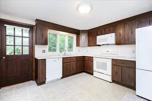 37 Kathleen Dr, Andover, MA 01810 - Photo 9