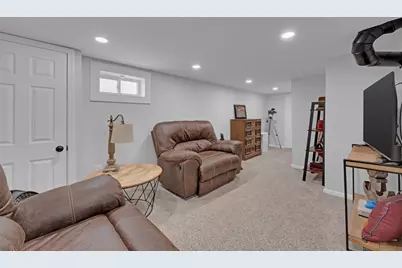 608 Abbott Ave, Leominster, MA 01453 - Photo 15