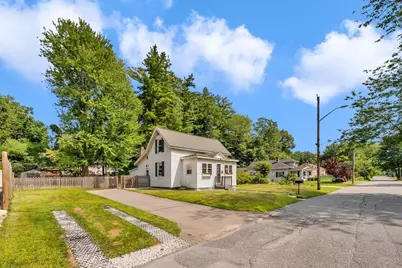 75 Norwood Ave, Leominster, MA 01453 - Photo 3