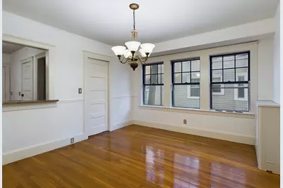 25 Rowe St #1, Newton, MA 02466 - Photo 5