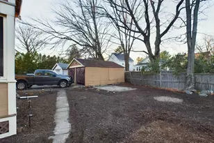 25 Rowe St, Newton, MA 02466 - Photo 17